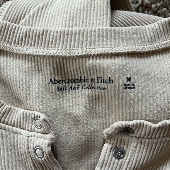 Abercrombie ribbed button long sleeve - Picture 2 of 2